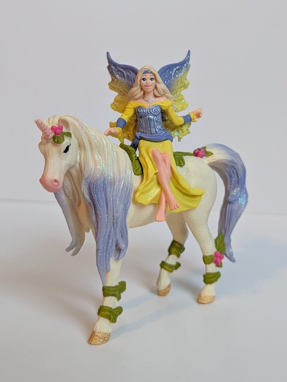 Schleich Bayala Fairy Sera With Flower Blossom Glittery Unicorn